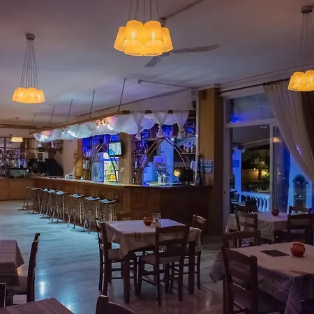 Chandris 公寓式酒店 3*